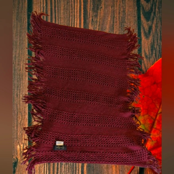 Jessica Simpson Deep Red Knit Infinity Scarf - Picture 1 of 2